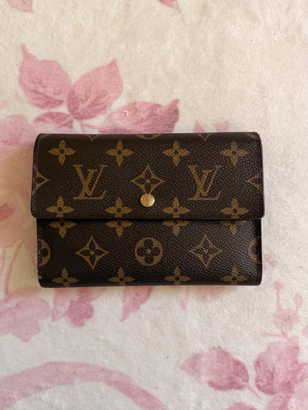 Louis Vuitton Monogram Canvas Compact Card Holder in Brown